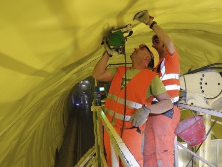 Сварочный автомат горячего воздуха TWINNY T USB применение на потолке