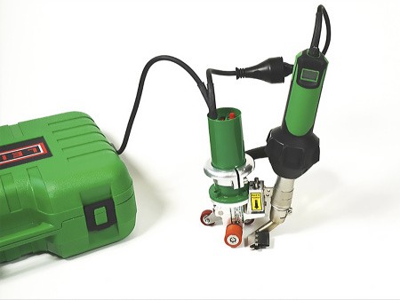 Сварочный полуавтомат TRIAC DRIVE удобно использовать в труднодоступных местах