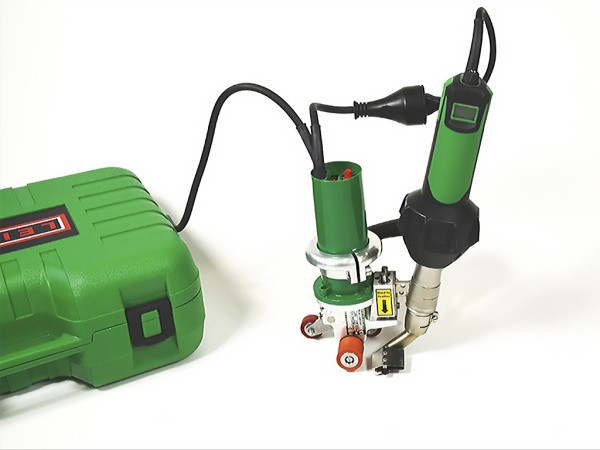 Сварочный полуавтомат TRIAC DRIVE удобно использовать в труднодоступных местах